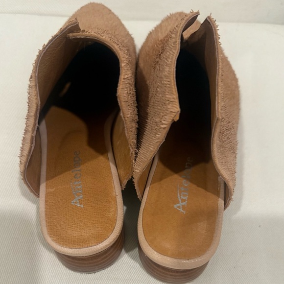 Antelope Radlee Women’s Tan Textured Leather Mule Slip-On Shoe, US 9, EU 40 NWOB - Picture 7 of 7